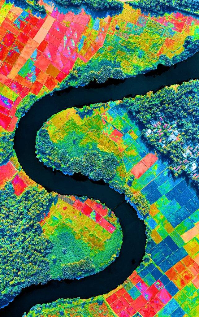 AS-vue_satellitaire_champs_riviere_hyperspectrale_shutterstock-200122